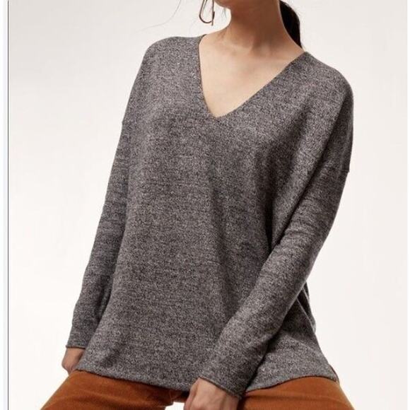 Aritzia Babaton Erin Linen Blend Sweater Gray Size Medium Relaxed Fit V-Neck - Picture 1 of 8